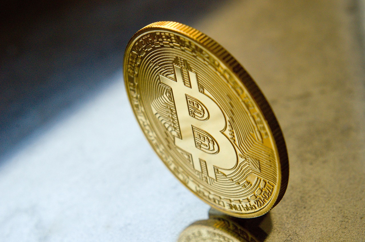 比特币减半满周年、涨逾三成！机构进场加速牛市